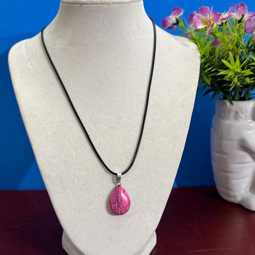 Natural Crystal Pink teardrop shape Pendant Necklace